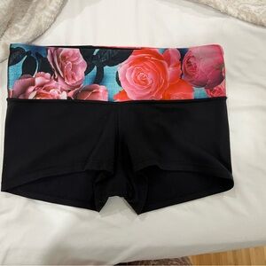 Lululemon boogie short black/secret garden